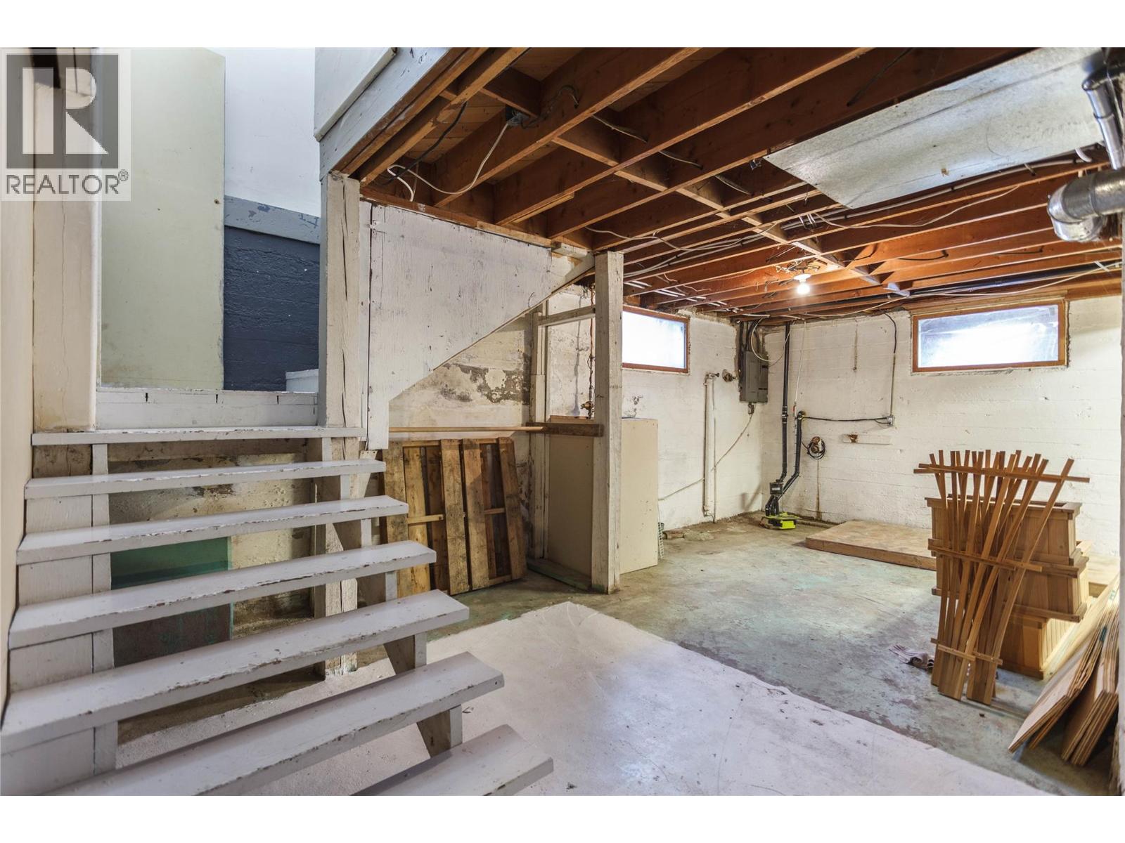 2017 Catt Avenue, Lumby, British Columbia  V0E 2G0 - Photo 18 - 10370379