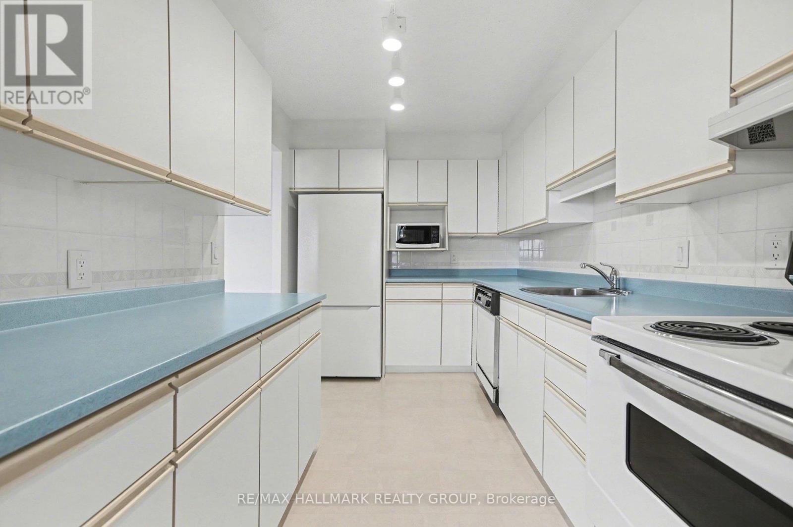 1402 - 665 Bathgate Drive, Ottawa, Ontario  K1K 3Y4 - Photo 13 - X12822404