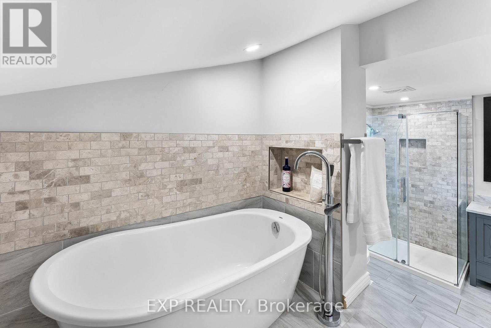 6937 Waterloo Drive, Niagara Falls (Casey), Ontario  L2J 1E3 - Photo 27 - X12822488