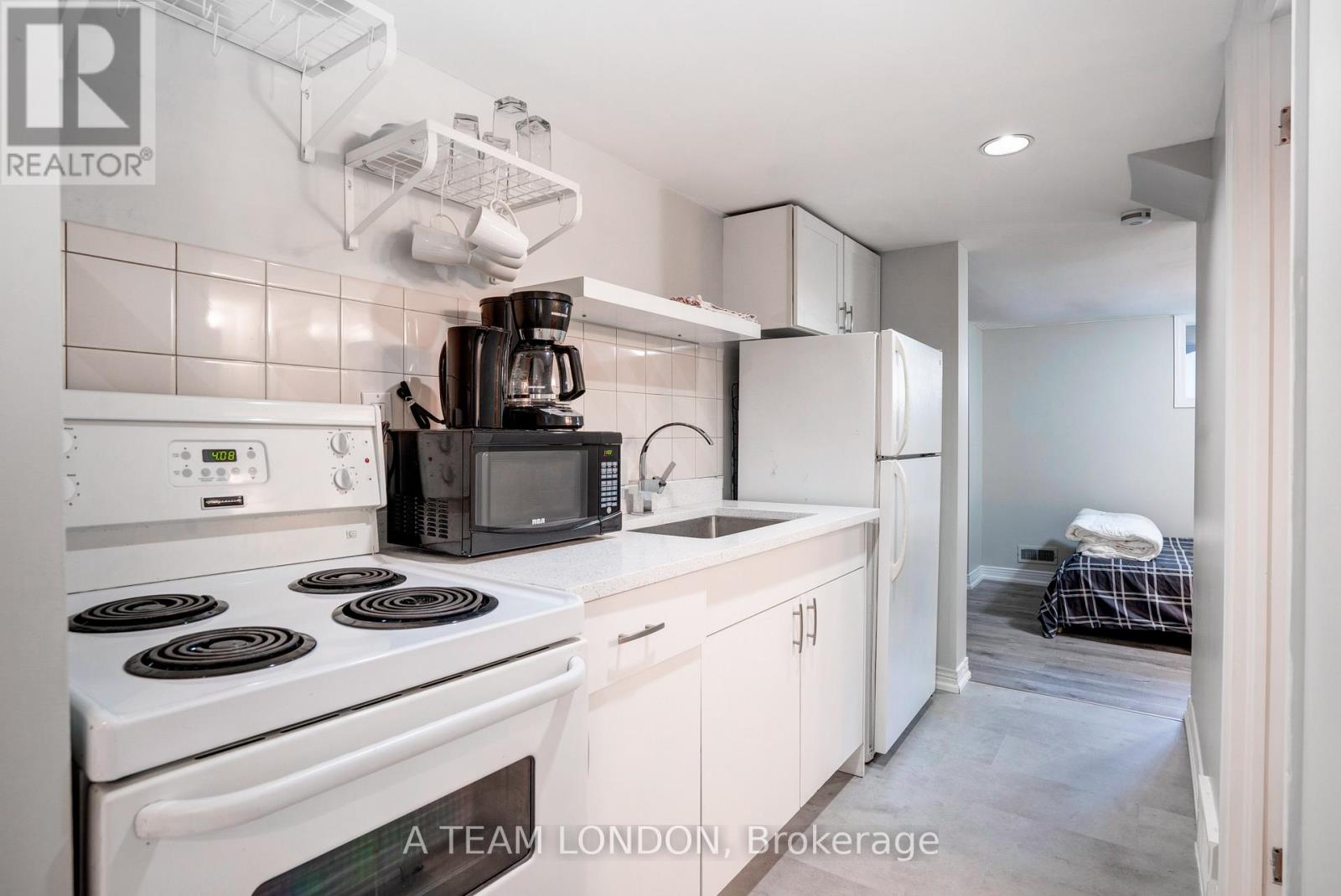 Photo 35 of 44 for 3 & 4 - 39 Regina Street