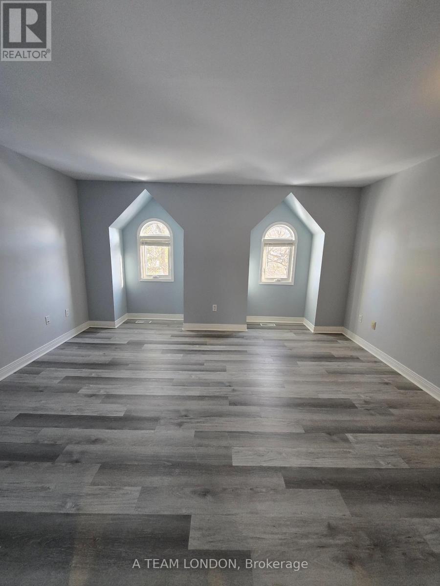 3 & 4 - 39 Regina Street, London East, Ontario  N5Y 3B6 - Photo 4 - X12468174