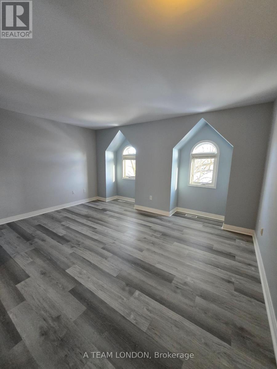 3 & 4 - 39 Regina Street, London East, Ontario  N5Y 3B6 - Photo 6 - X12468174