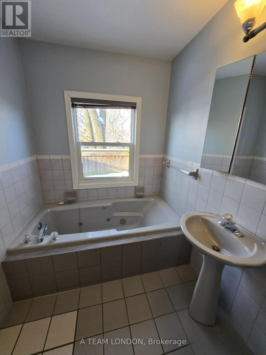 3 & 4 - 39 Regina Street, London East, Ontario  N5Y 3B6 - Photo 9 - X12468174