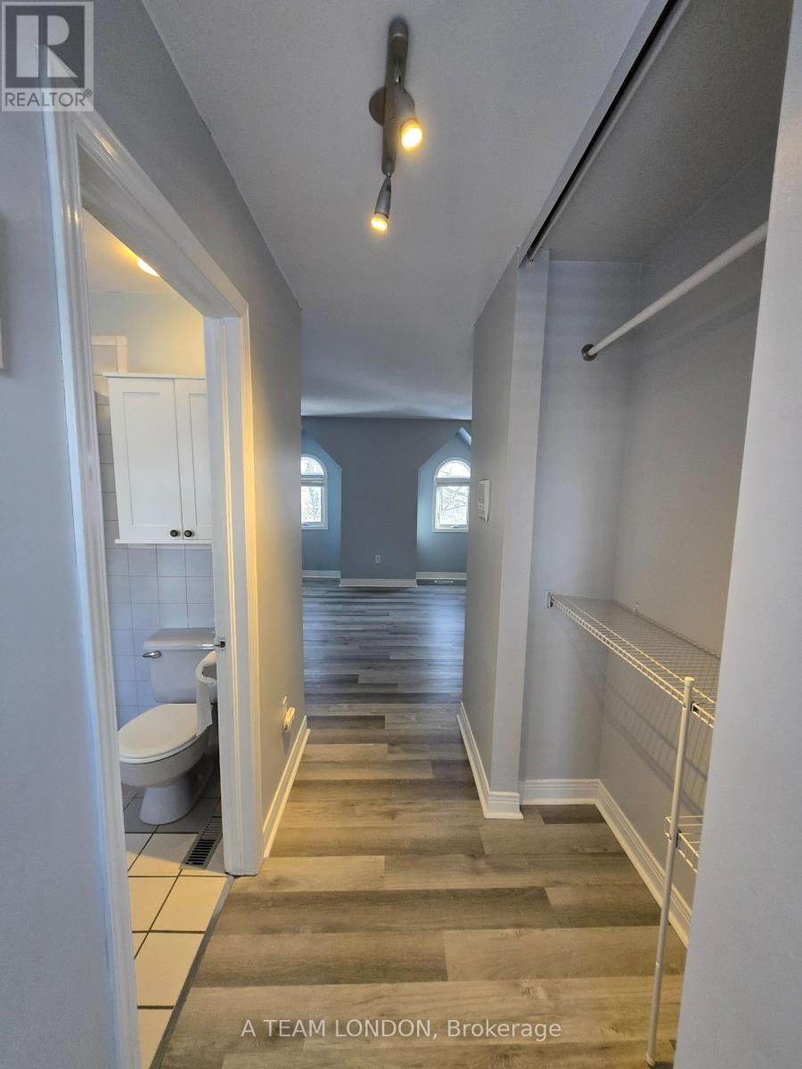 3 & 4 - 39 Regina Street, London East, Ontario  N5Y 3B6 - Photo 7 - X12468174