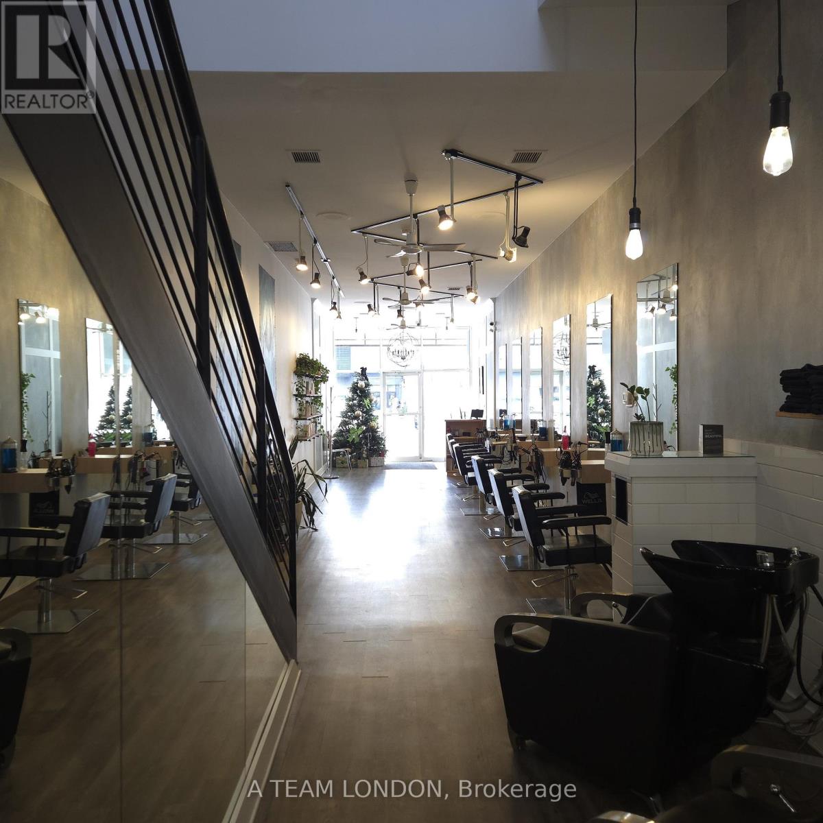 286 Dundas Street, London East, Ontario  N6B 1T6 - Photo 4 - X12584294