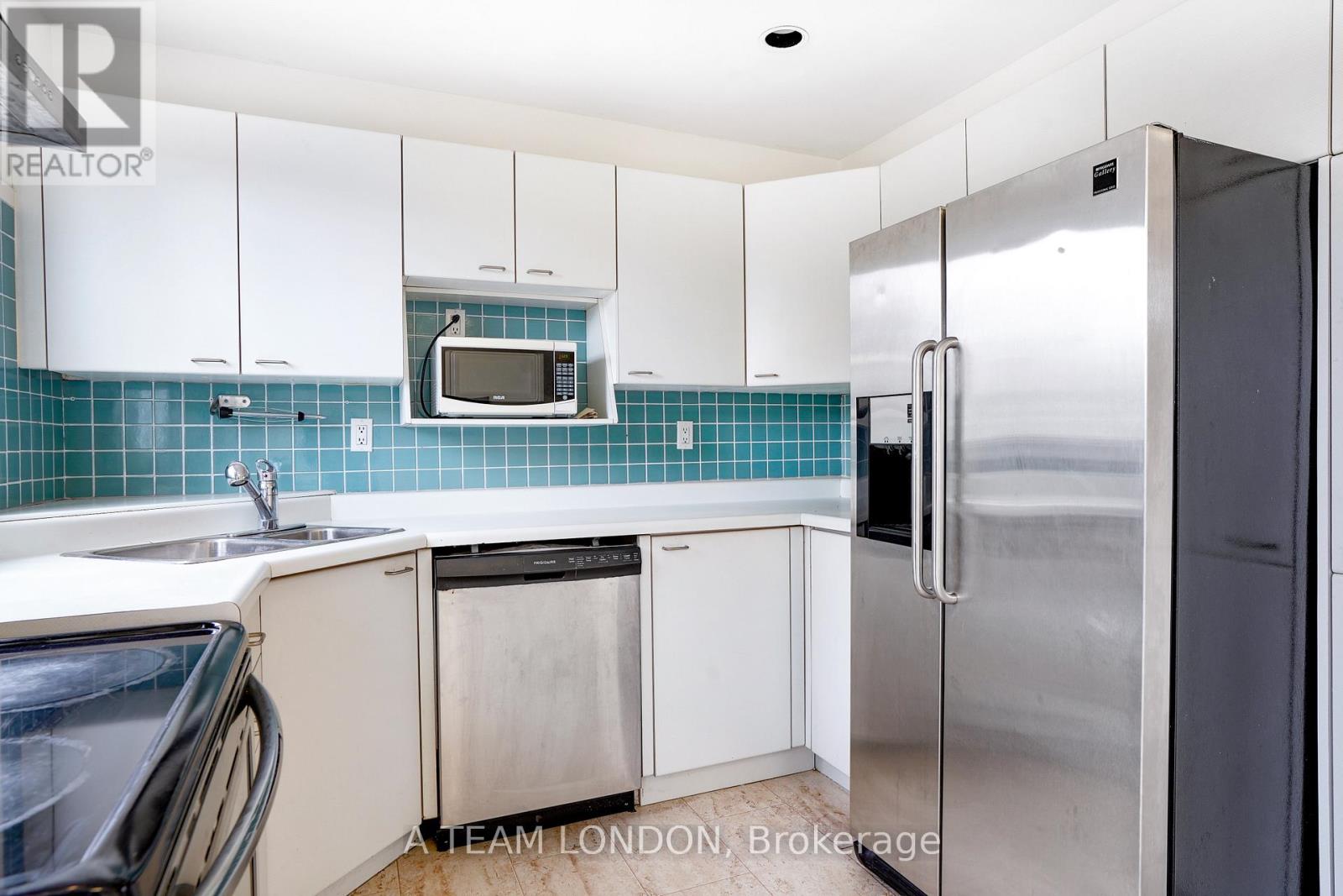 Photo 14 of 47 for 4 - 39 Regina Street