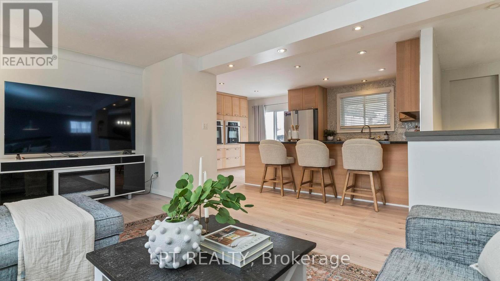 631 Elm Street, St. Thomas, Ontario  N5R 1K9 - Photo 3 - X12822400