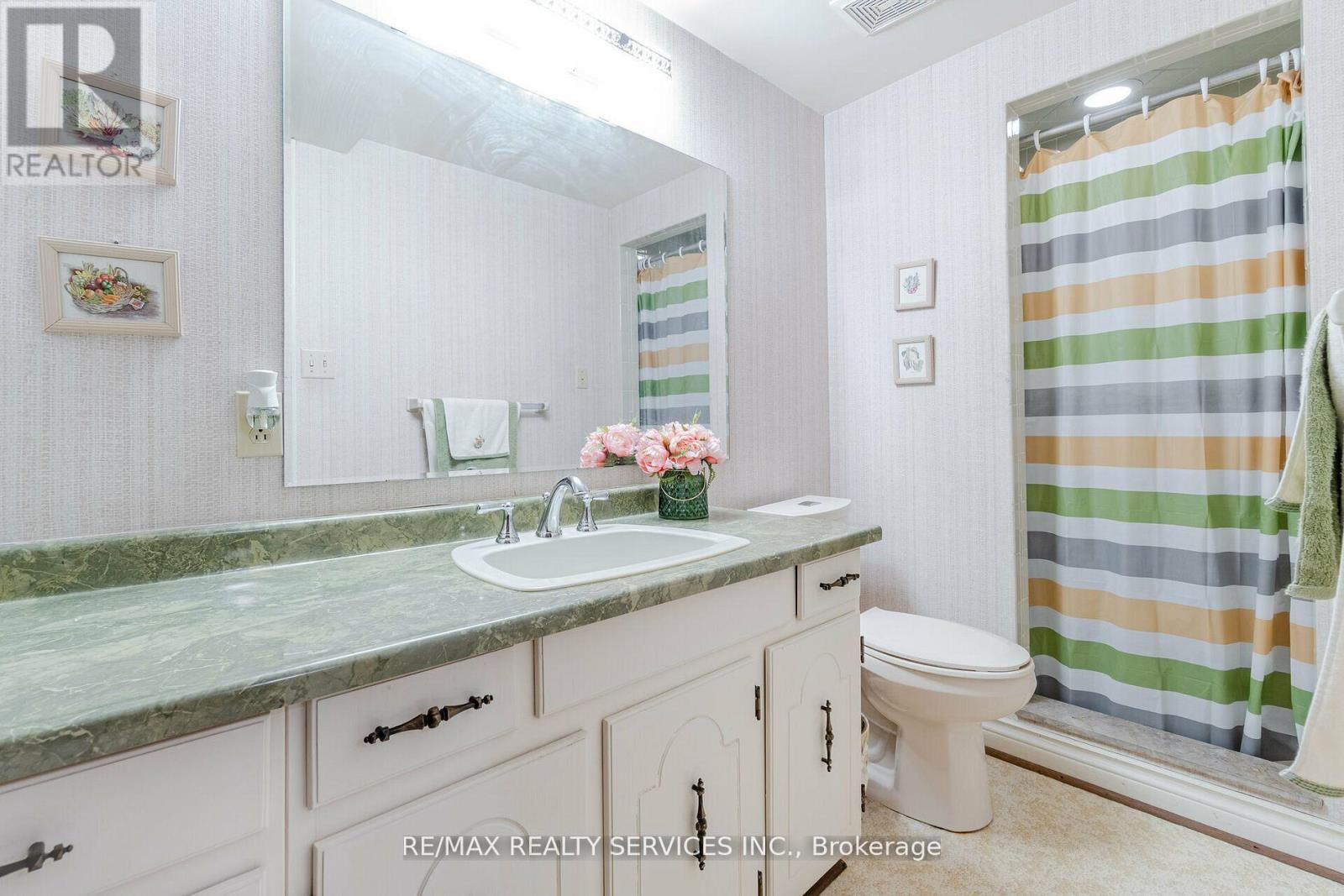 15 Pine Ridge Lane, Brampton, Ontario  L6W 1G6 - Photo 30 - W12822192