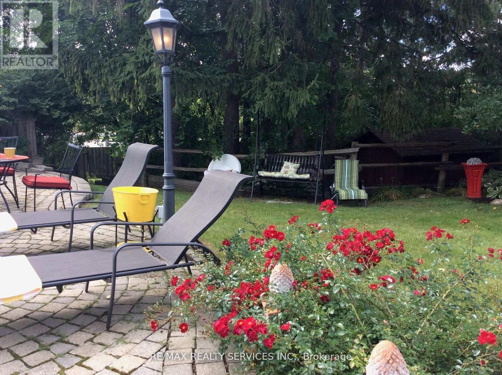 15 Pine Ridge Lane, Brampton, Ontario  L6W 1G6 - Photo 40 - W12822192