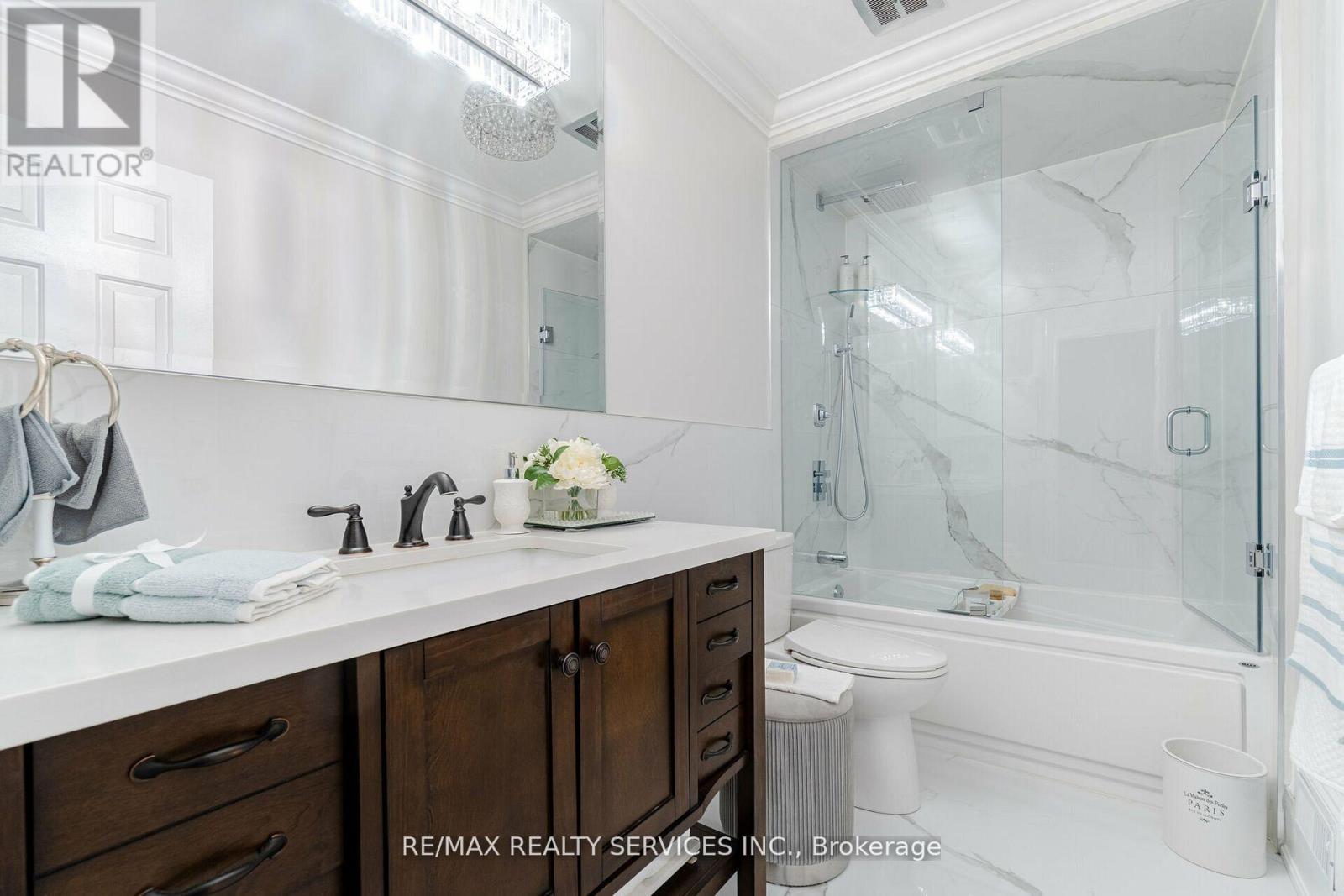 15 Pine Ridge Lane, Brampton, Ontario  L6W 1G6 - Photo 26 - W12822192