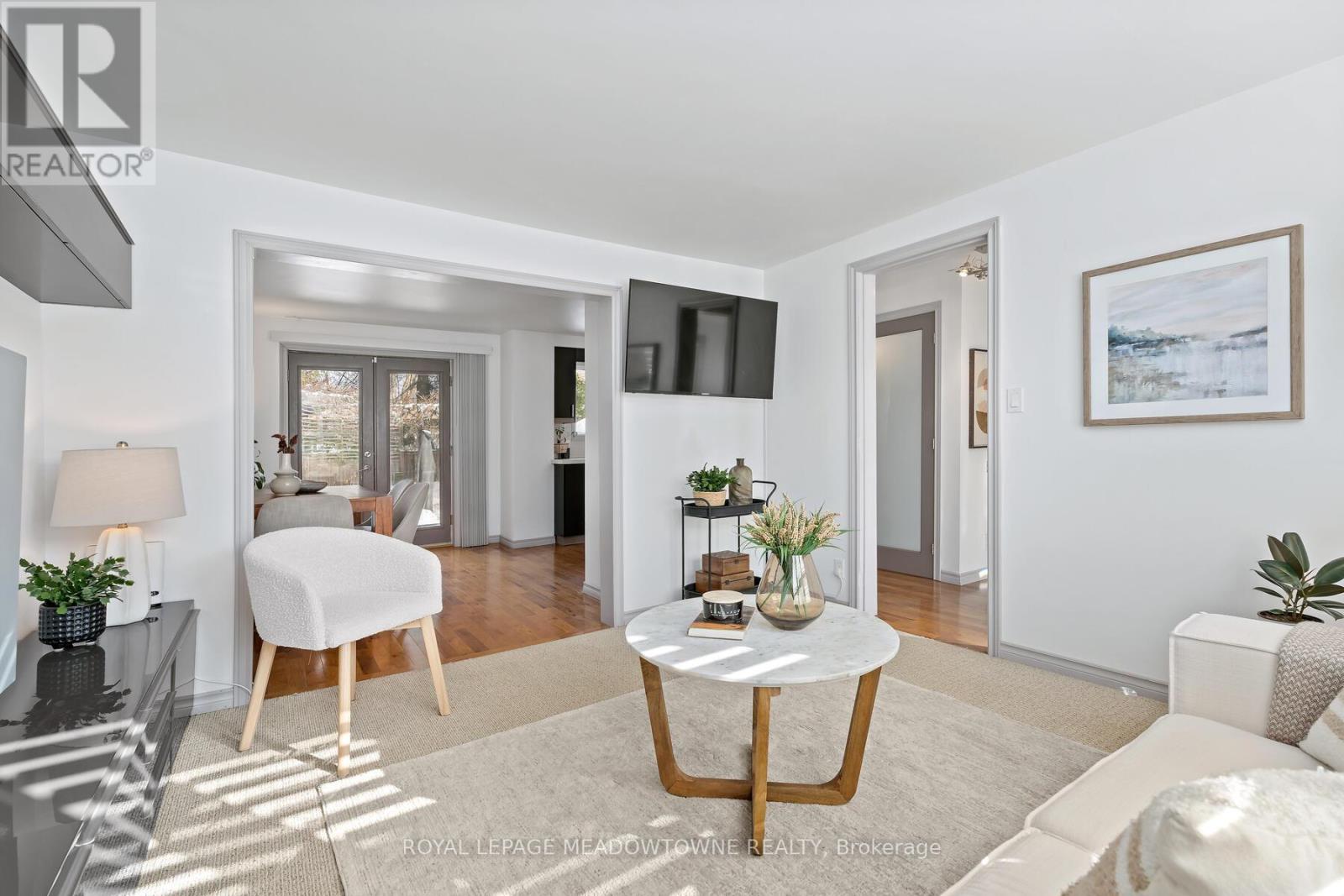 19 Union Street, Halton Hills, Ontario  L7G 3M1 - Photo 8 - W12822052