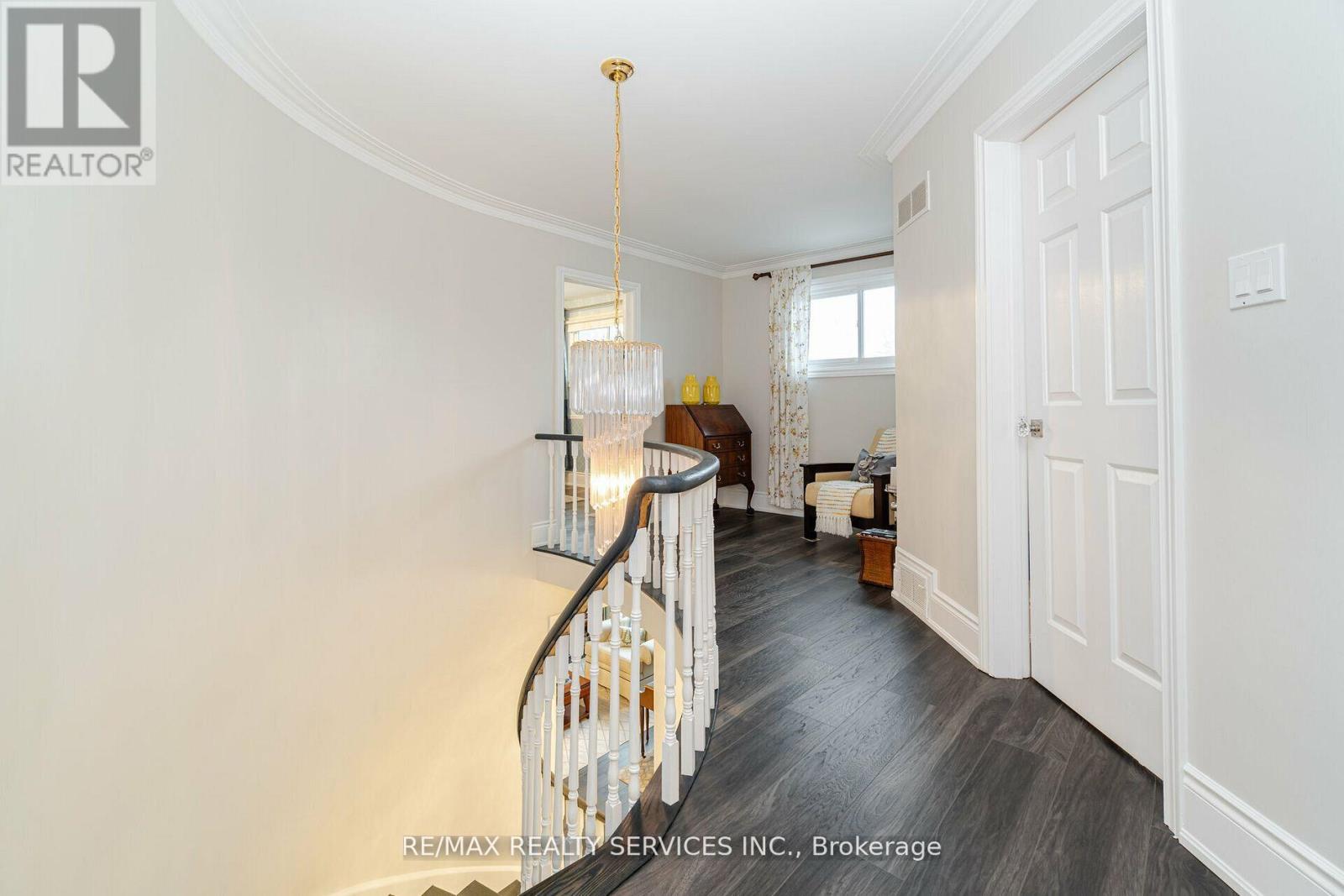 15 Pine Ridge Lane, Brampton, Ontario  L6W 1G6 - Photo 19 - W12822192