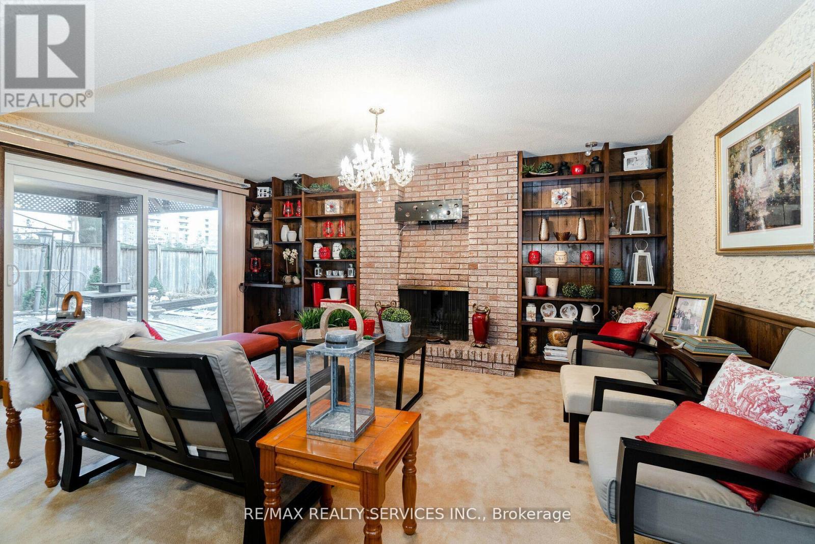 15 Pine Ridge Lane, Brampton, Ontario  L6W 1G6 - Photo 29 - W12822192