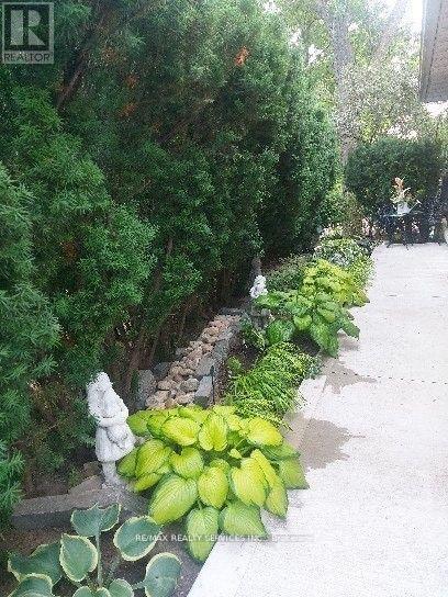 15 Pine Ridge Lane, Brampton, Ontario  L6W 1G6 - Photo 38 - W12822192