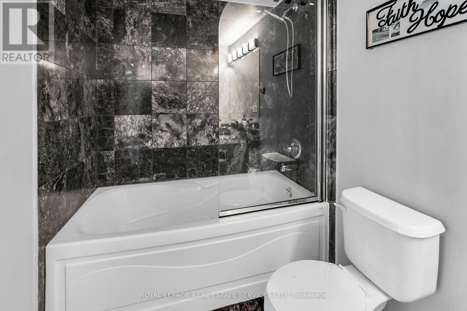 Ph105 - 8 Scollard Street, Toronto, Ontario  M5R 1M2 - Photo 31 - C12822380