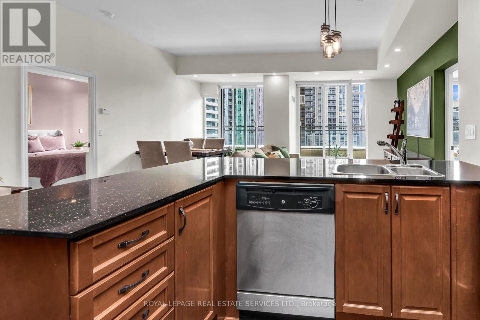 Ph105 - 8 Scollard Street, Toronto, Ontario  M5R 1M2 - Photo 9 - C12822380