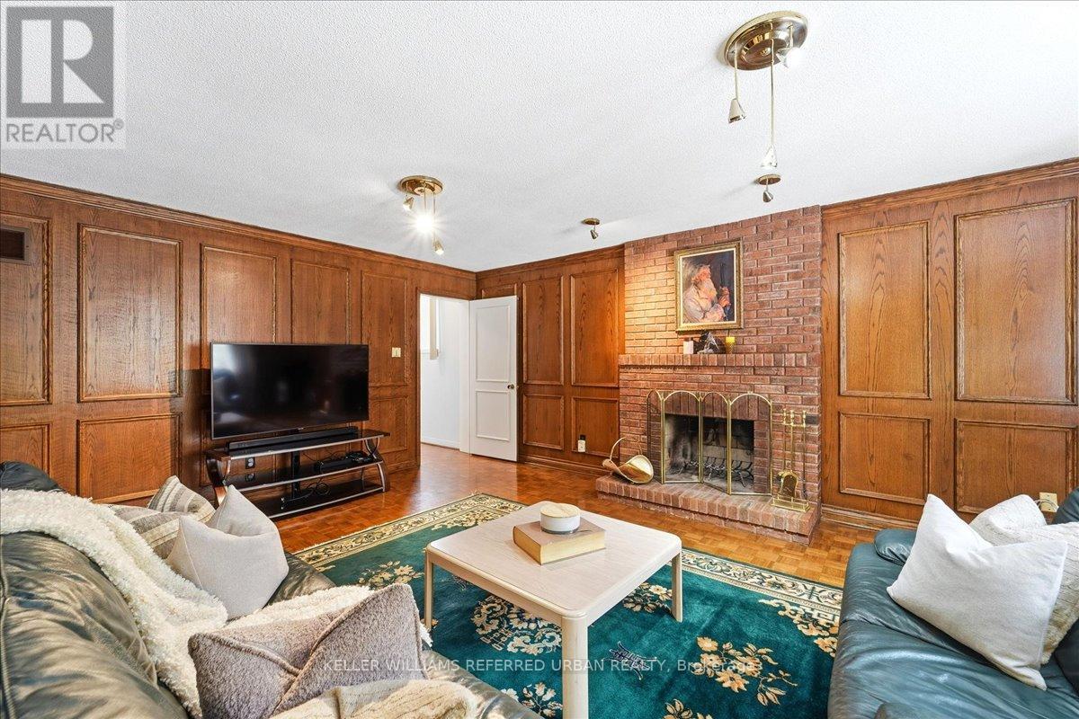 4458 Bathurst Street, Toronto, Ontario  M3H 3S2 - Photo 19 - C12822382