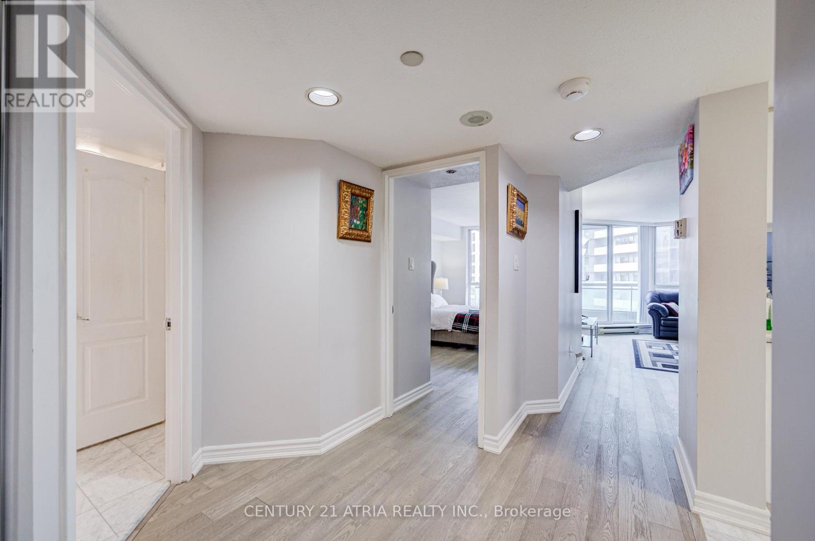 2002 - 38 Elm Street, Toronto (Bay Street Corridor), Ontario  M5G 2K5 - Photo 10 - C12822534