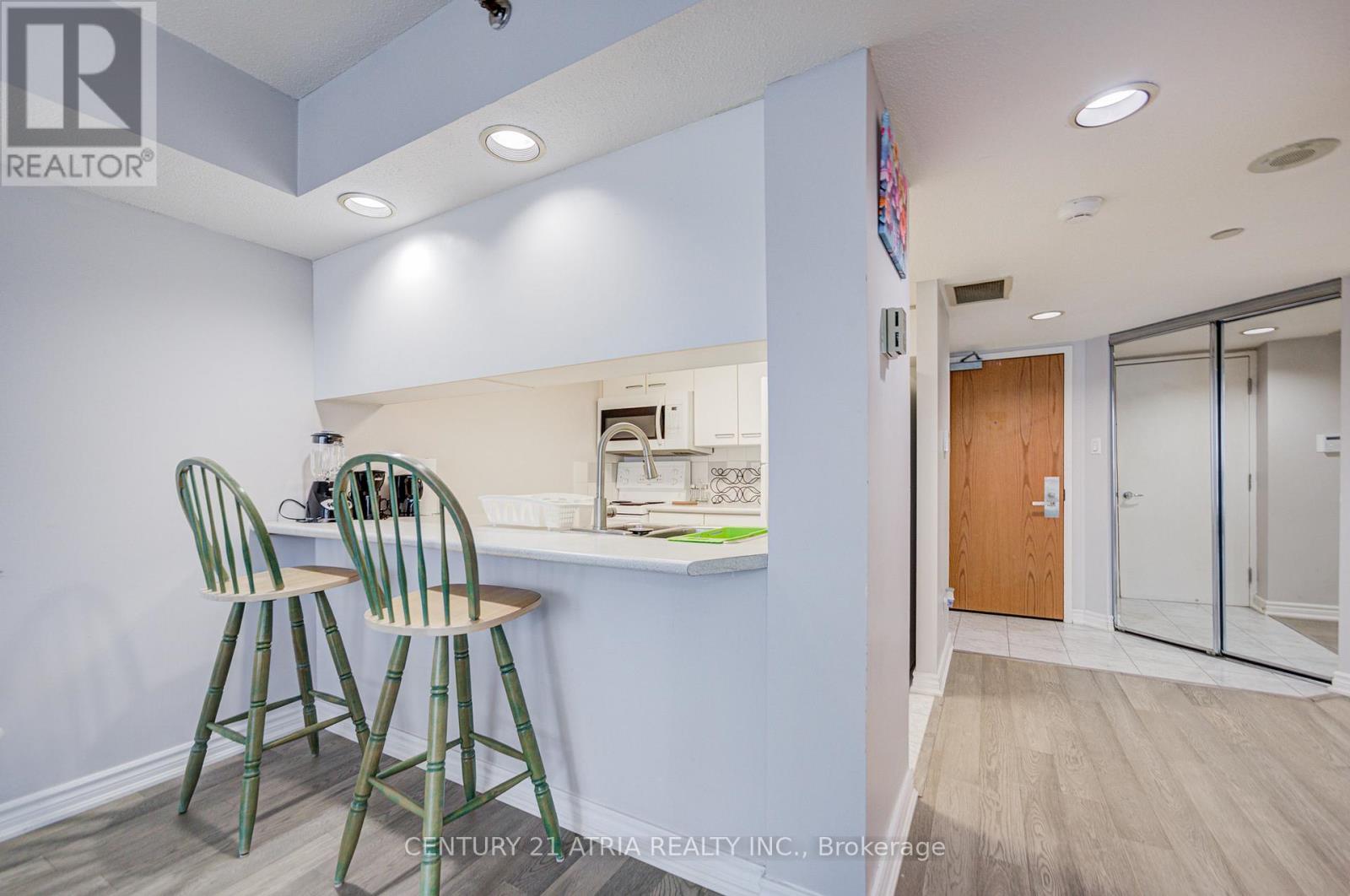 2002 - 38 Elm Street, Toronto (Bay Street Corridor), Ontario  M5G 2K5 - Photo 15 - C12822534