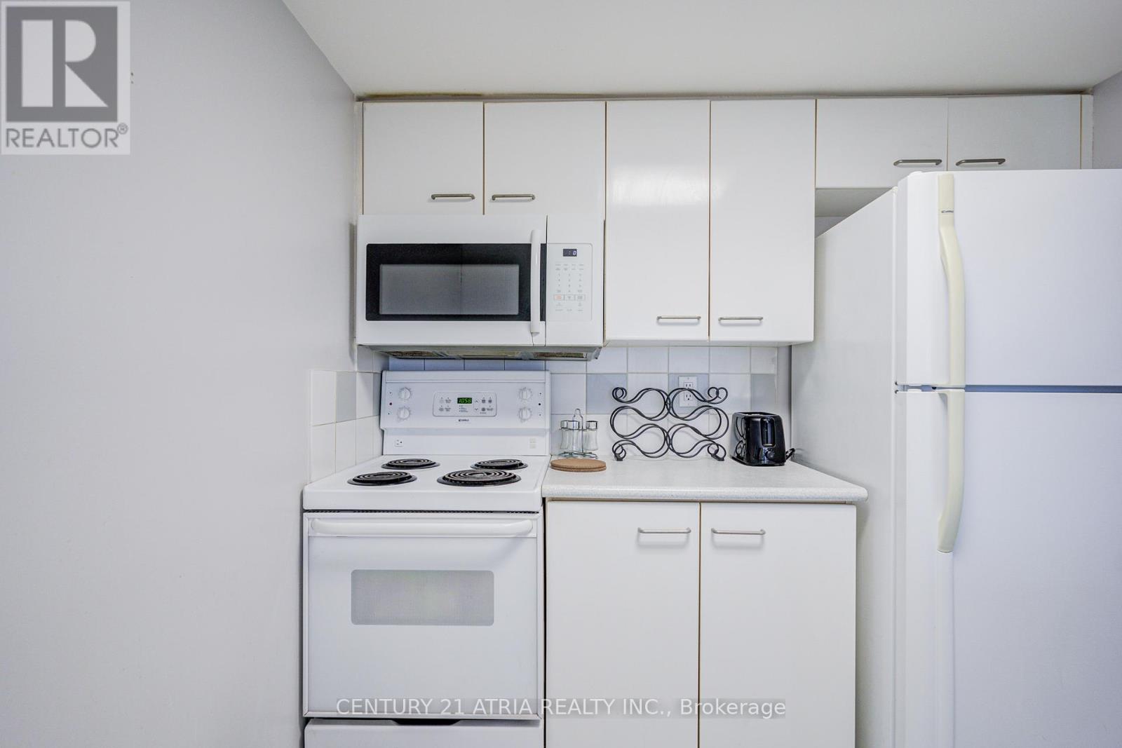 2002 - 38 Elm Street, Toronto (Bay Street Corridor), Ontario  M5G 2K5 - Photo 17 - C12822534