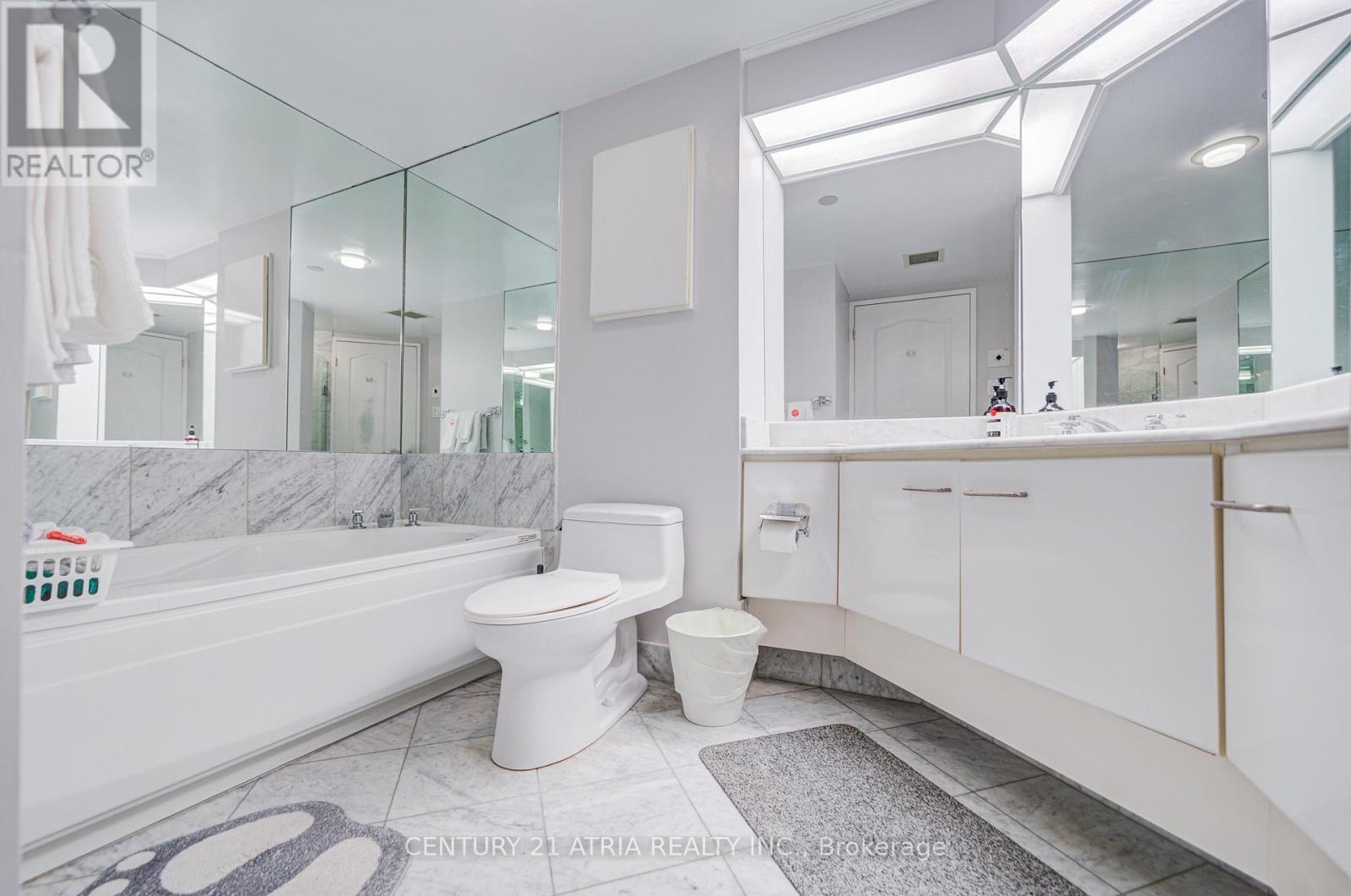 2002 - 38 Elm Street, Toronto (Bay Street Corridor), Ontario  M5G 2K5 - Photo 32 - C12822534