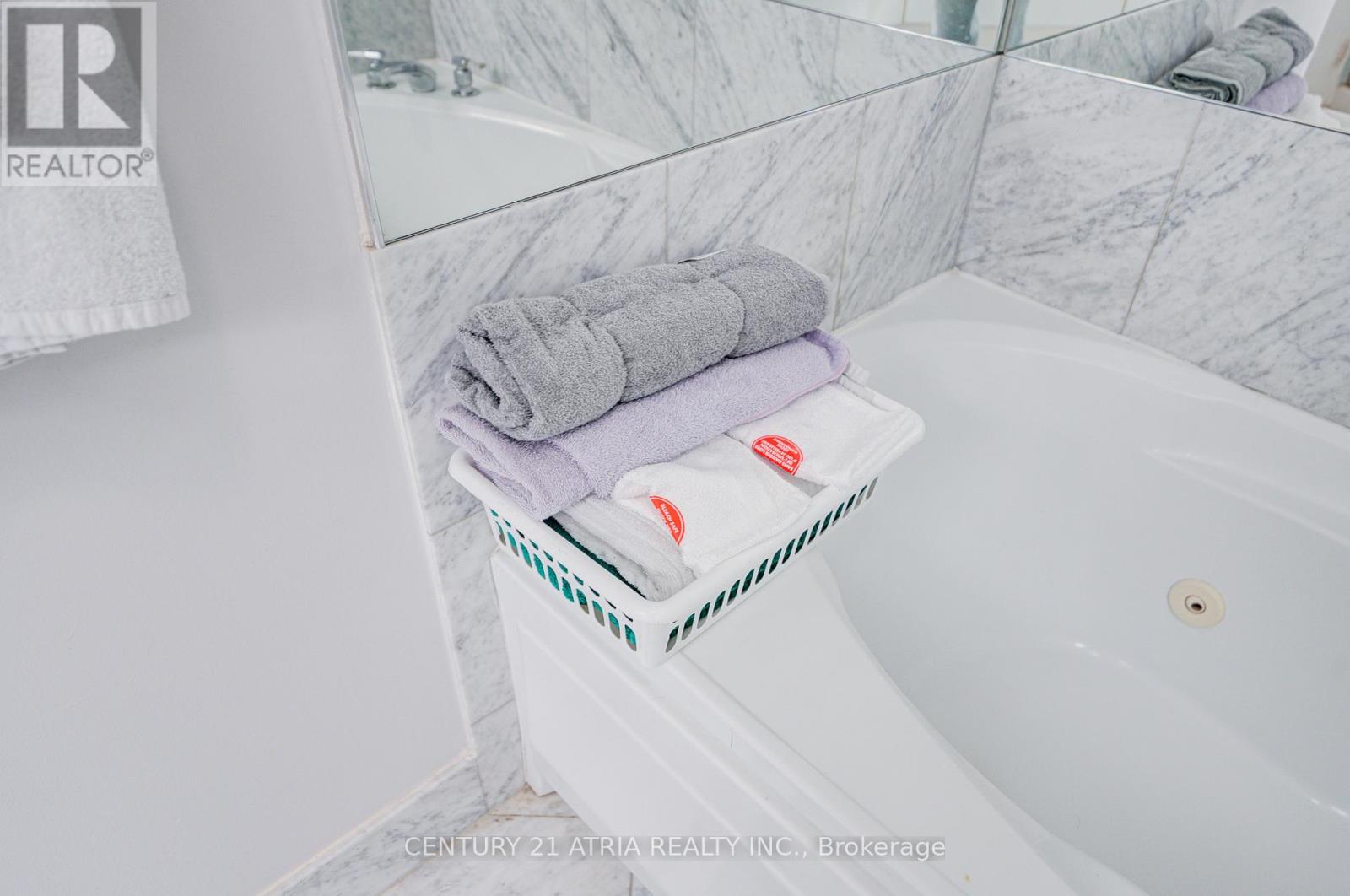 2002 - 38 Elm Street, Toronto (Bay Street Corridor), Ontario  M5G 2K5 - Photo 33 - C12822534