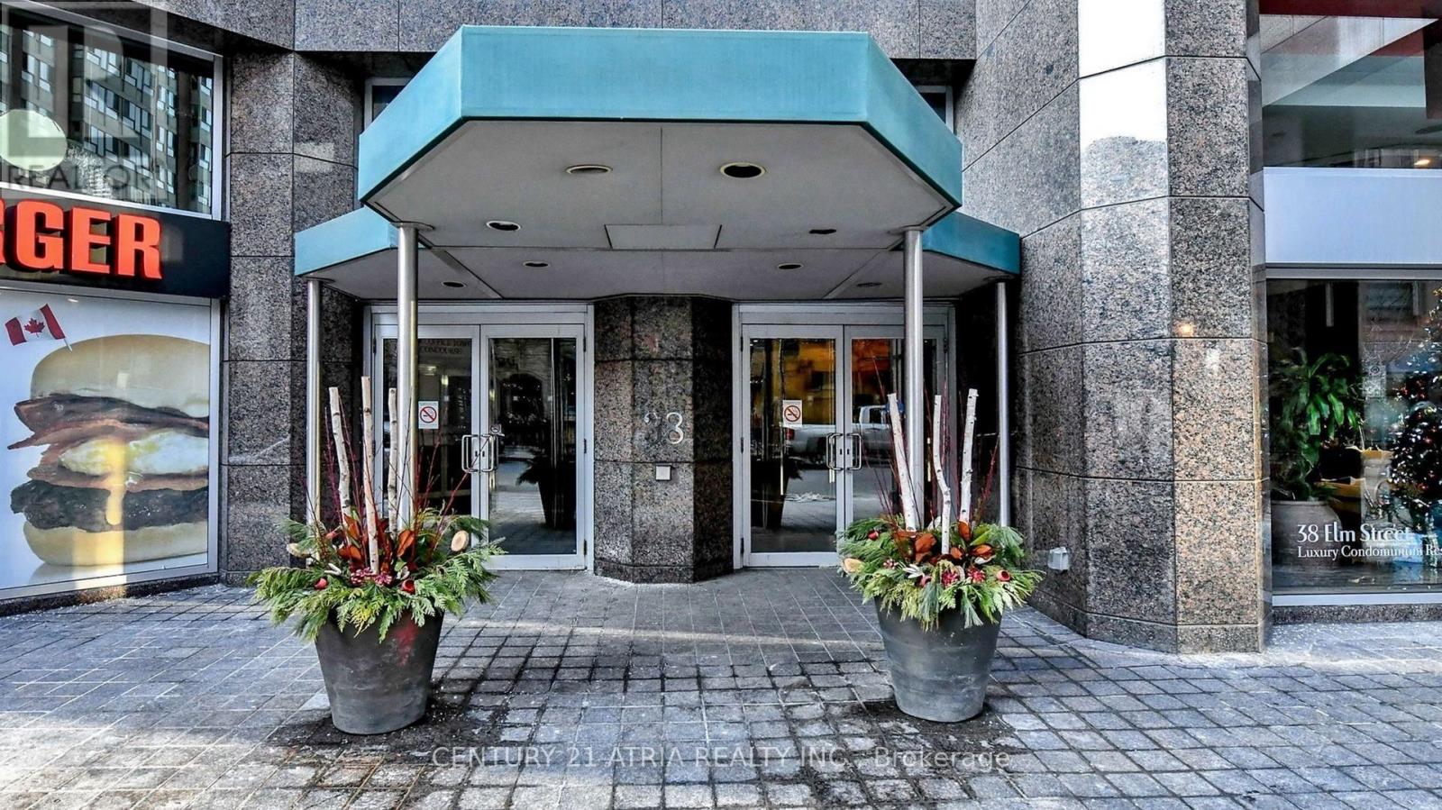 2002 - 38 Elm Street, Toronto (Bay Street Corridor), Ontario  M5G 2K5 - Photo 4 - C12822534