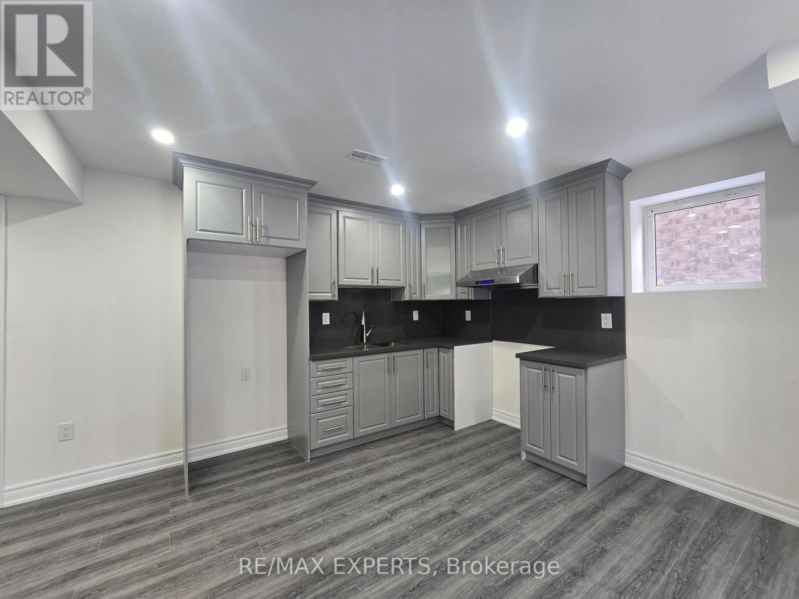 200 Miyako Court, Oshawa, Ontario  L1L 0R7 - Photo 5 - E12822460