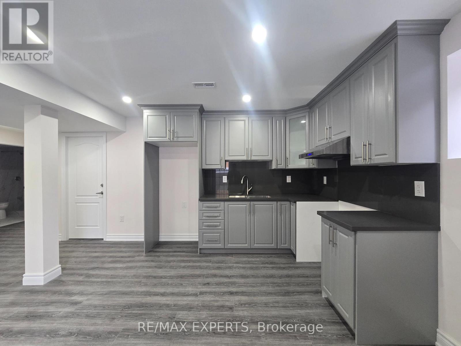 200 Miyako Court, Oshawa, Ontario  L1L 0R7 - Photo 6 - E12822460