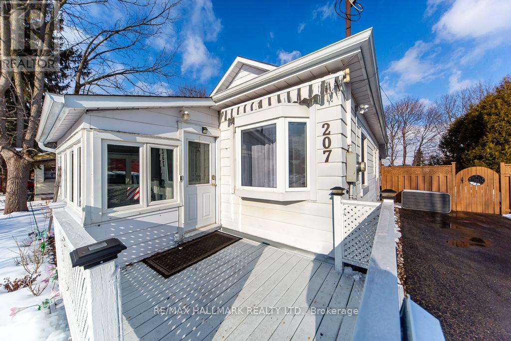207 Verdun Road, Oshawa, Ontario  L1H 5T1 - Photo 2 - E12822468