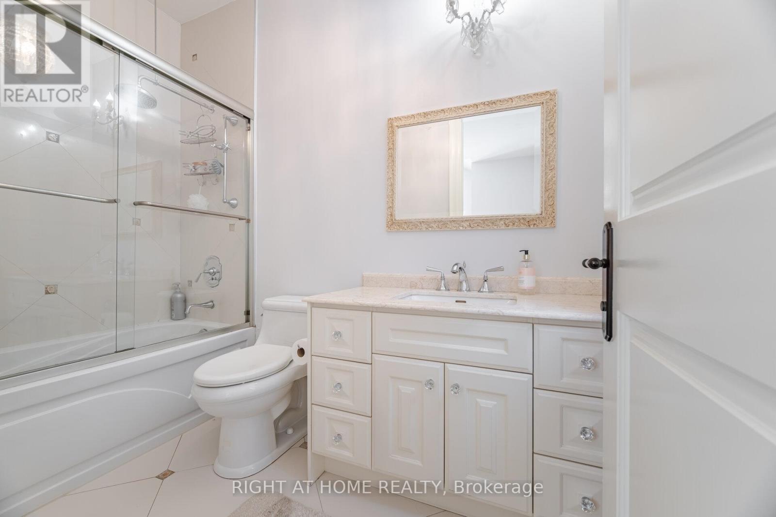 58 Johnston Avenue, Toronto, Ontario  M2N 1G8 - Photo 25 - C12821826