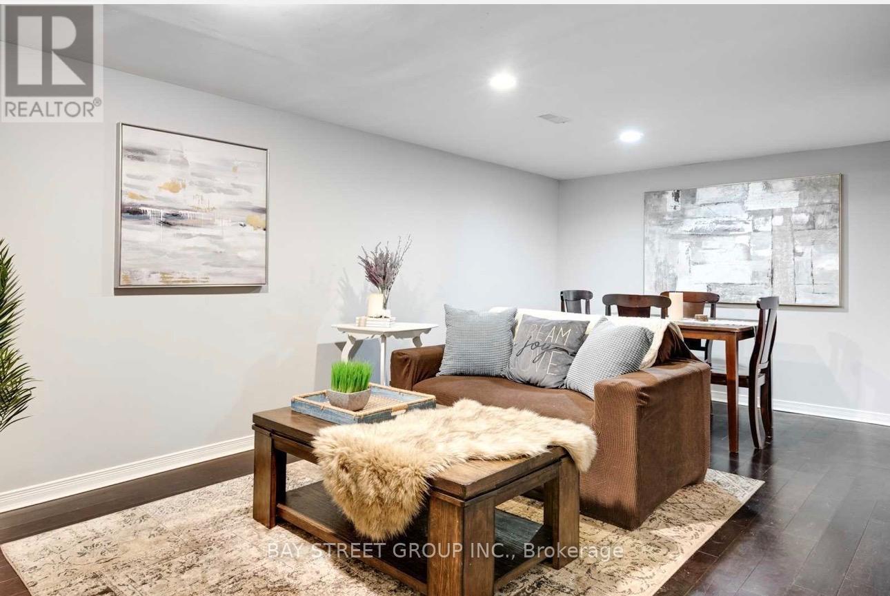 Lower - 2048 Edinburgh Drive, Burlington, Ontario  L7R 2C9 - Photo 29 - W12757800