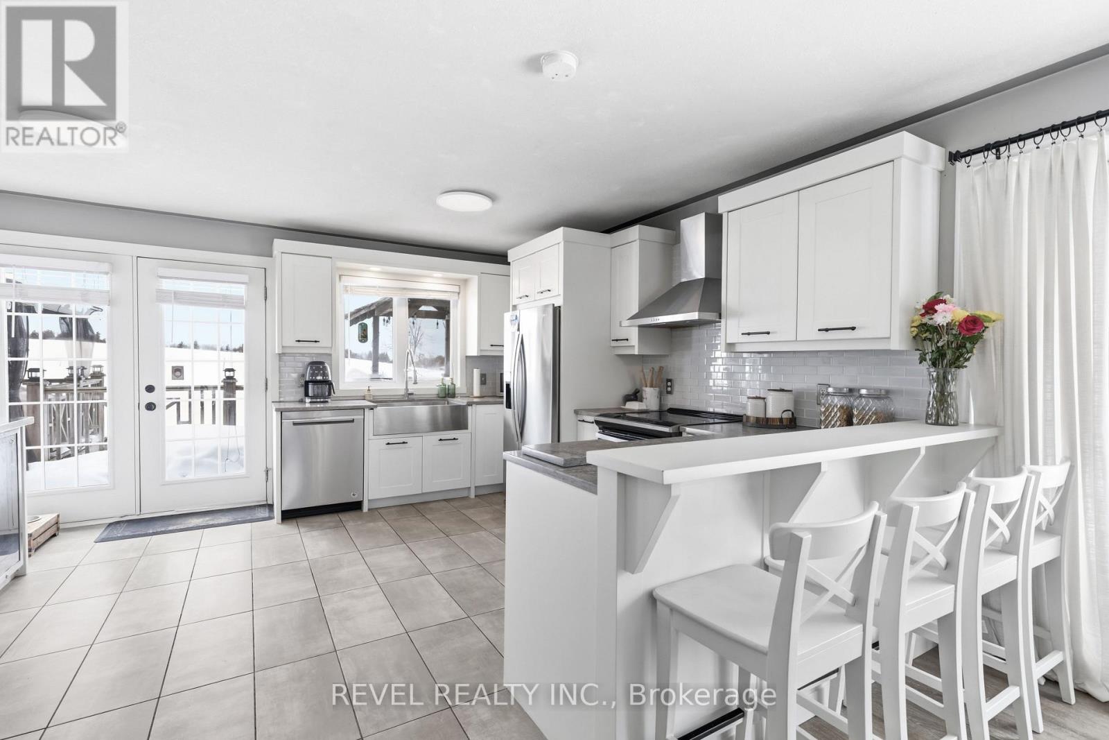 1578 Sturgeon Road, Kawartha Lakes, Ontario  K0M 1L0 - Photo 12 - X12822038