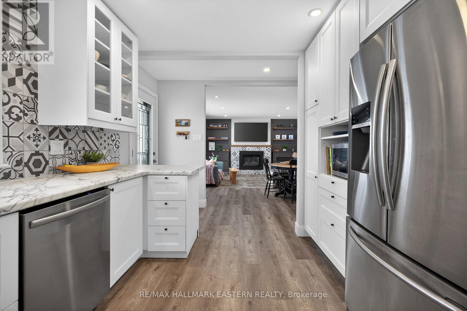 98 Arthur Avenue, Peterborough (Otonabee Ward 1), Ontario  K9J 5X8 - Photo 13 - X12822540