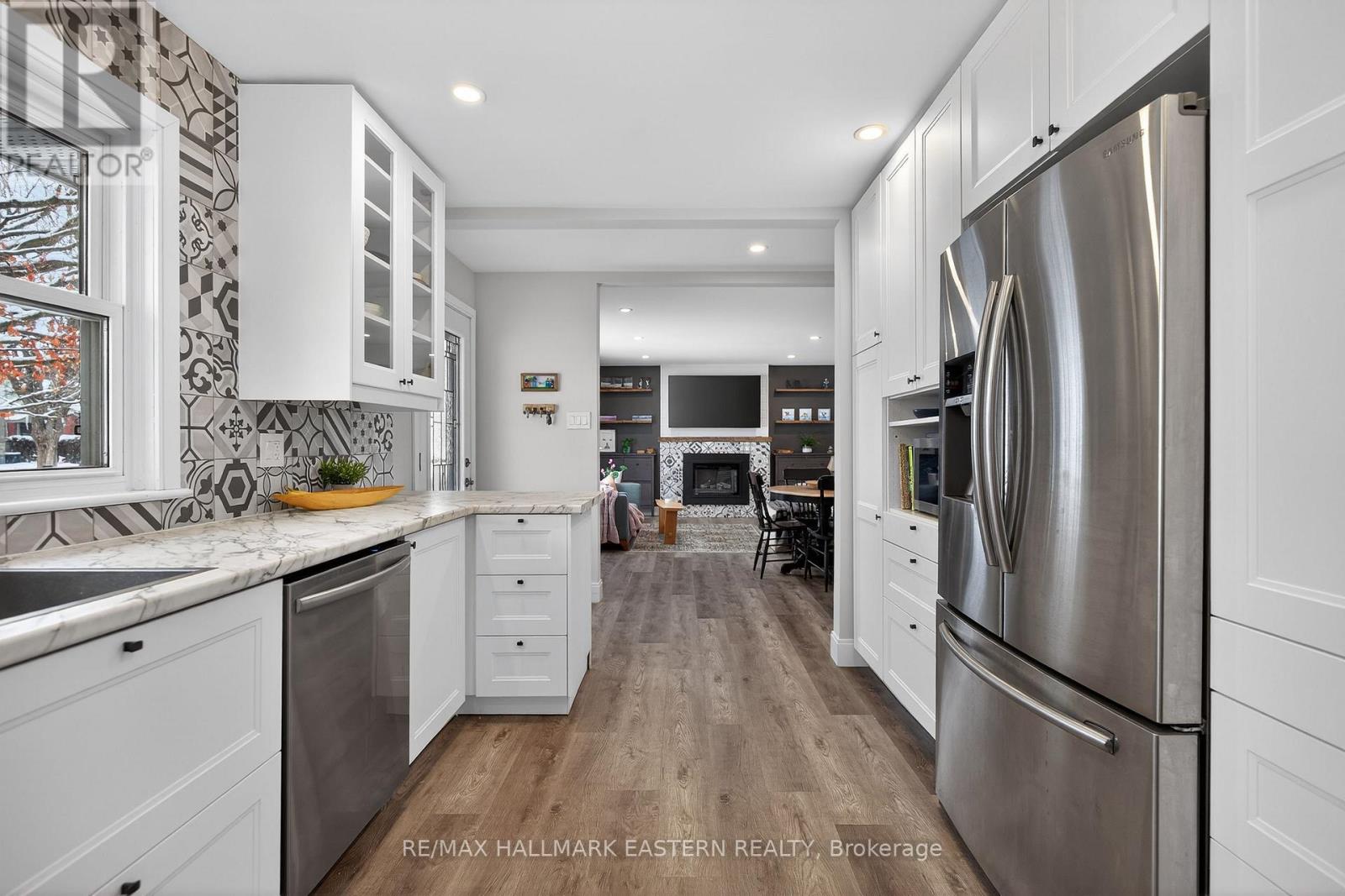 98 Arthur Avenue, Peterborough (Otonabee Ward 1), Ontario  K9J 5X8 - Photo 10 - X12822540