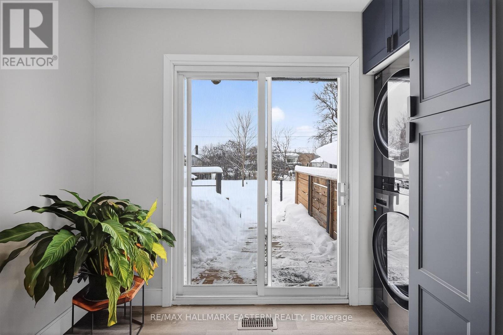 98 Arthur Avenue, Peterborough (Otonabee Ward 1), Ontario  K9J 5X8 - Photo 24 - X12822540