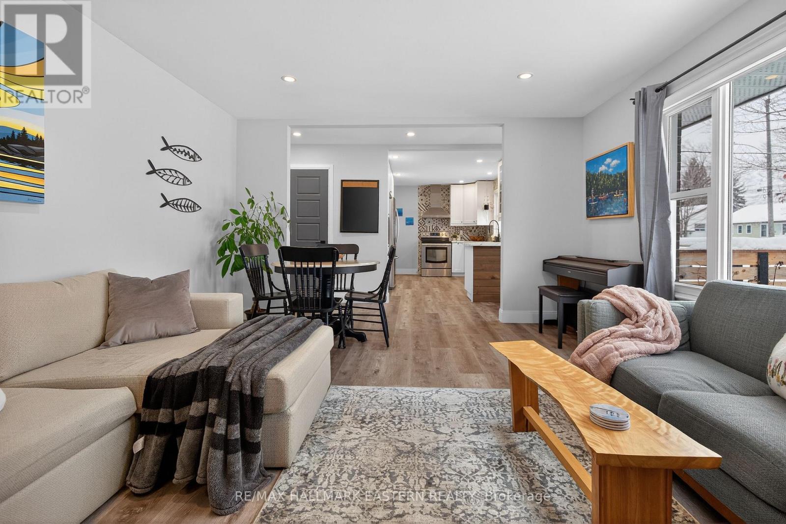 98 Arthur Avenue, Peterborough (Otonabee Ward 1), Ontario  K9J 5X8 - Photo 18 - X12822540