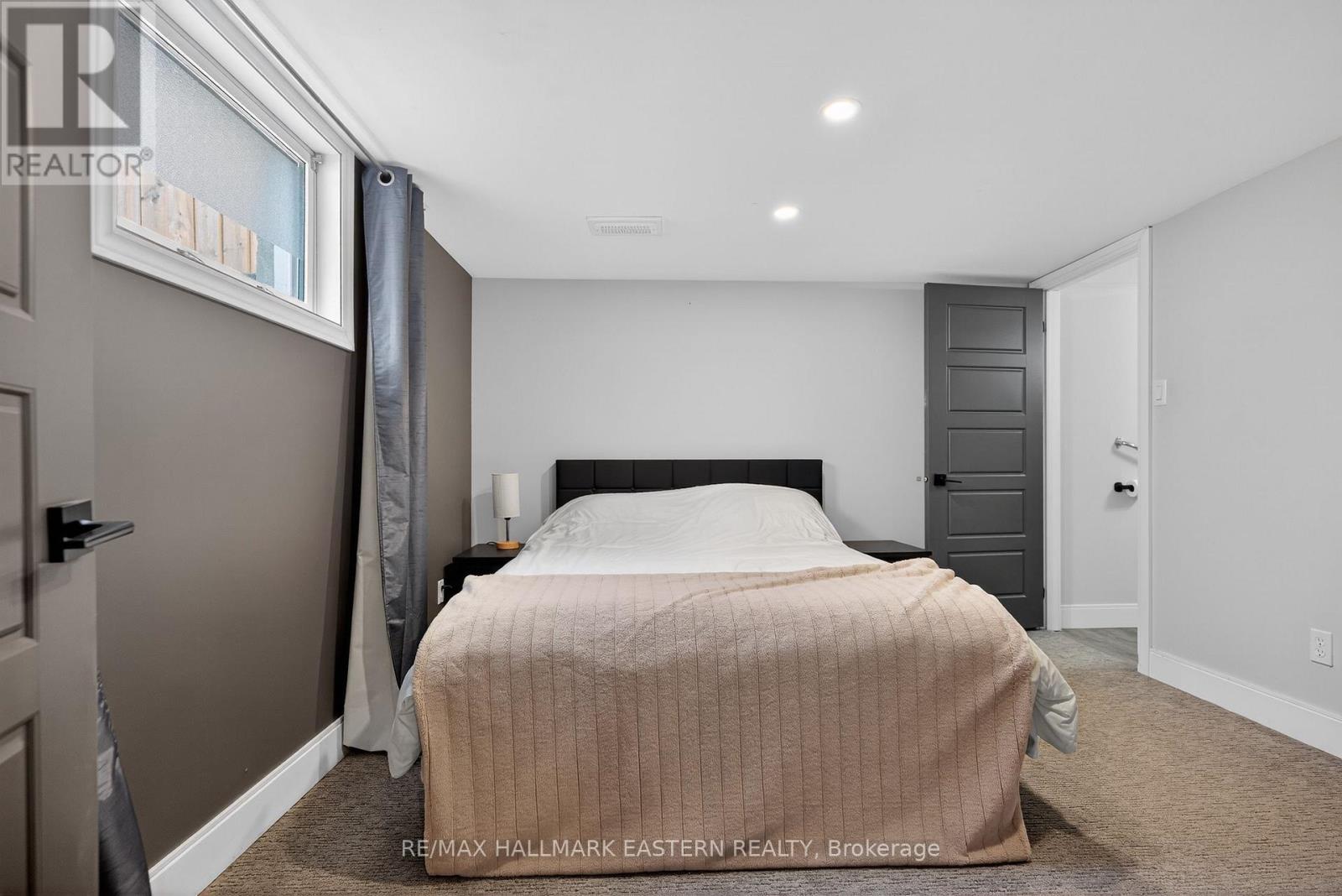 98 Arthur Avenue, Peterborough (Otonabee Ward 1), Ontario  K9J 5X8 - Photo 37 - X12822540