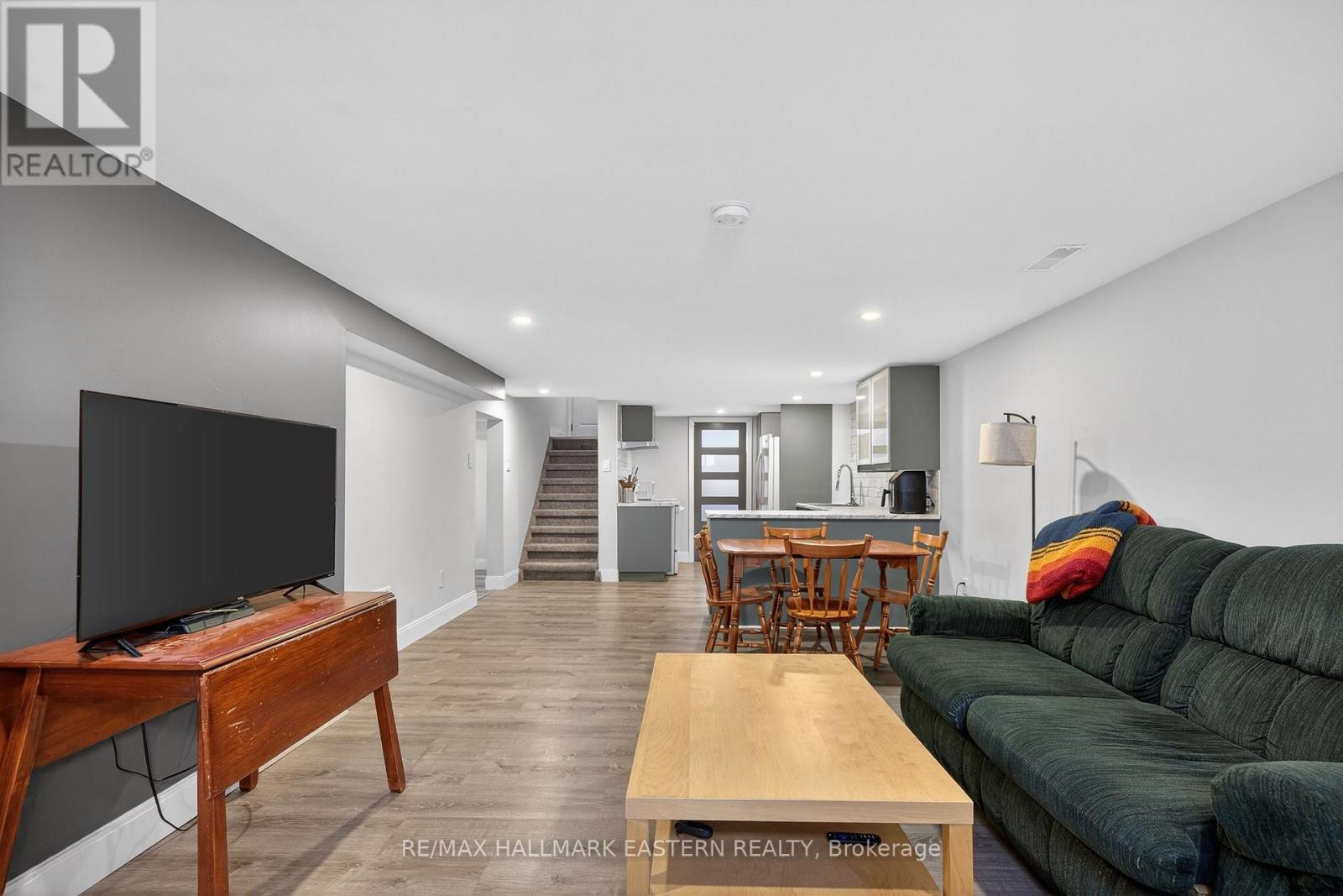 98 Arthur Avenue, Peterborough (Otonabee Ward 1), Ontario  K9J 5X8 - Photo 36 - X12822540