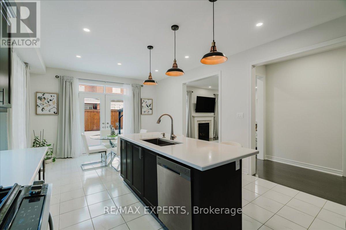 43 Lewis Avenue, Bradford West Gwillimbury (Bradford), Ontario  L3Z 0X2 - Photo 21 - N12822454