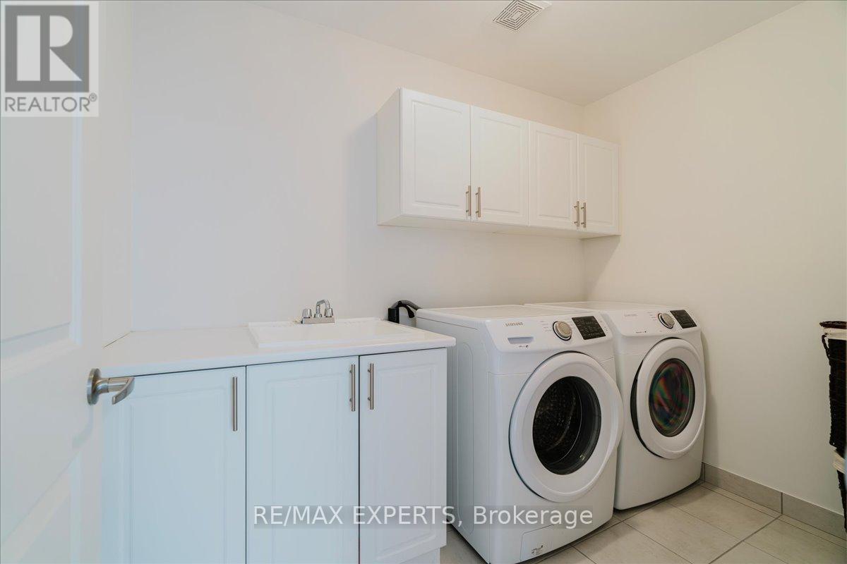 43 Lewis Avenue, Bradford West Gwillimbury (Bradford), Ontario  L3Z 0X2 - Photo 46 - N12822454