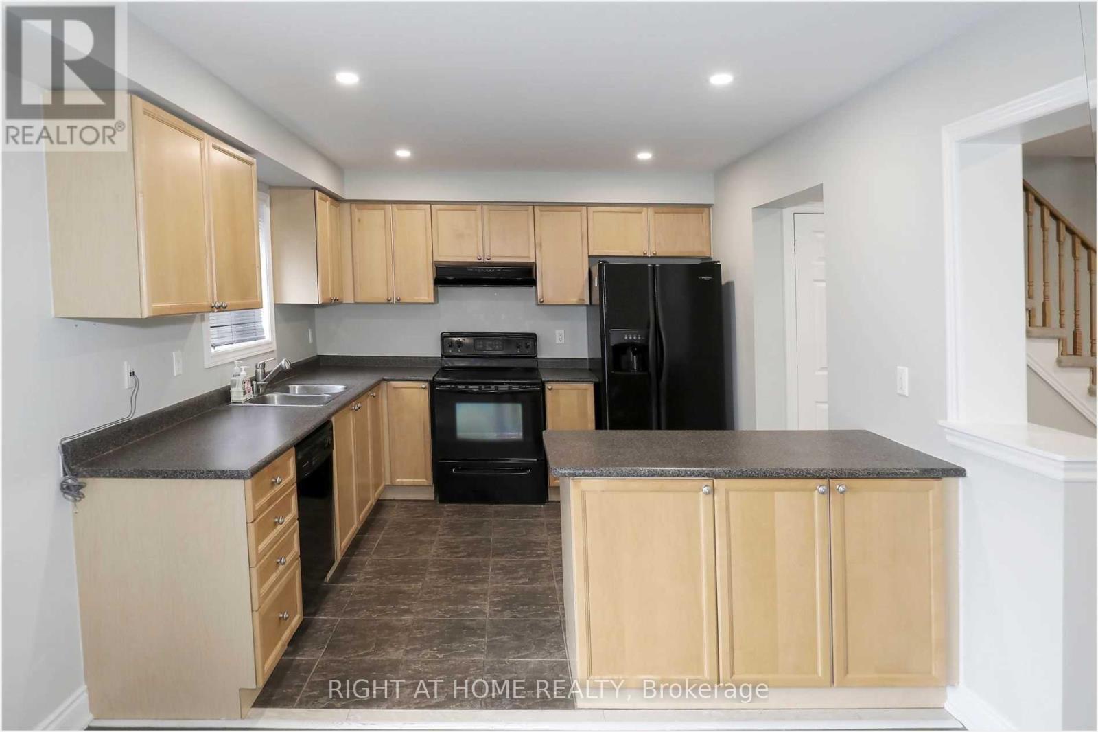 62 Northside Road, Markham, Ontario  L6E 1S5 - Photo 6 - N12822528