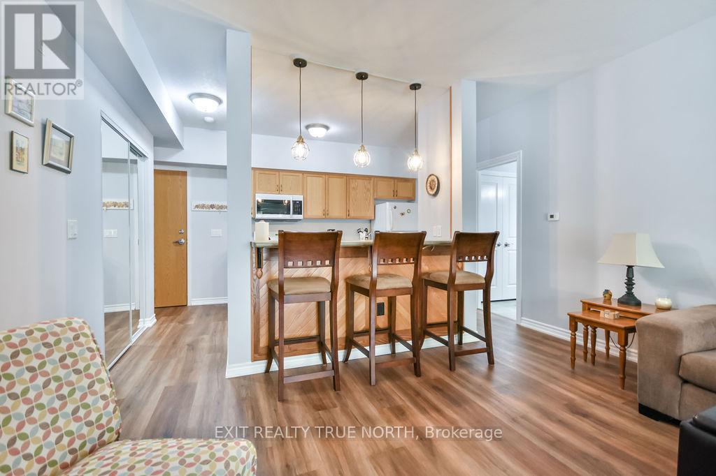 107 - 19b Yonge Street N, Springwater, Ontario  L0L 1P0 - Photo 8 - S12822388