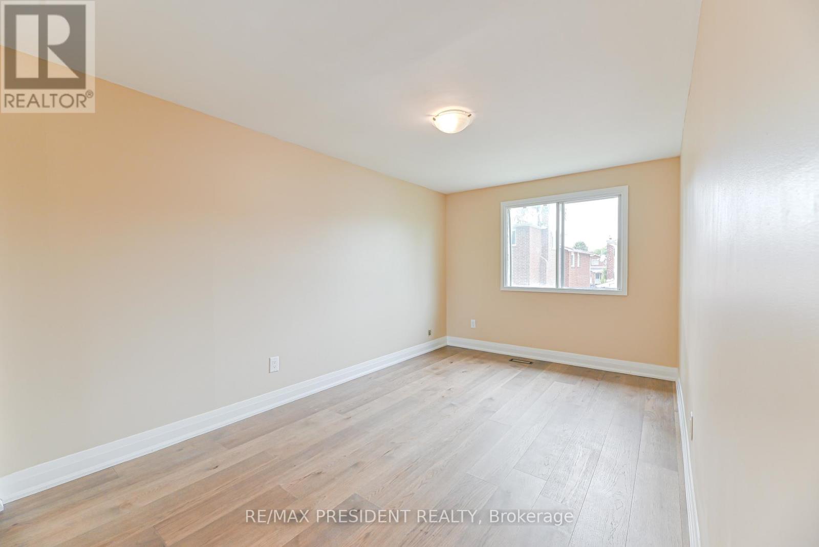 4 Lawnview Court, Brampton, Ontario  L7G 1T4 - Photo 28 - W12822372