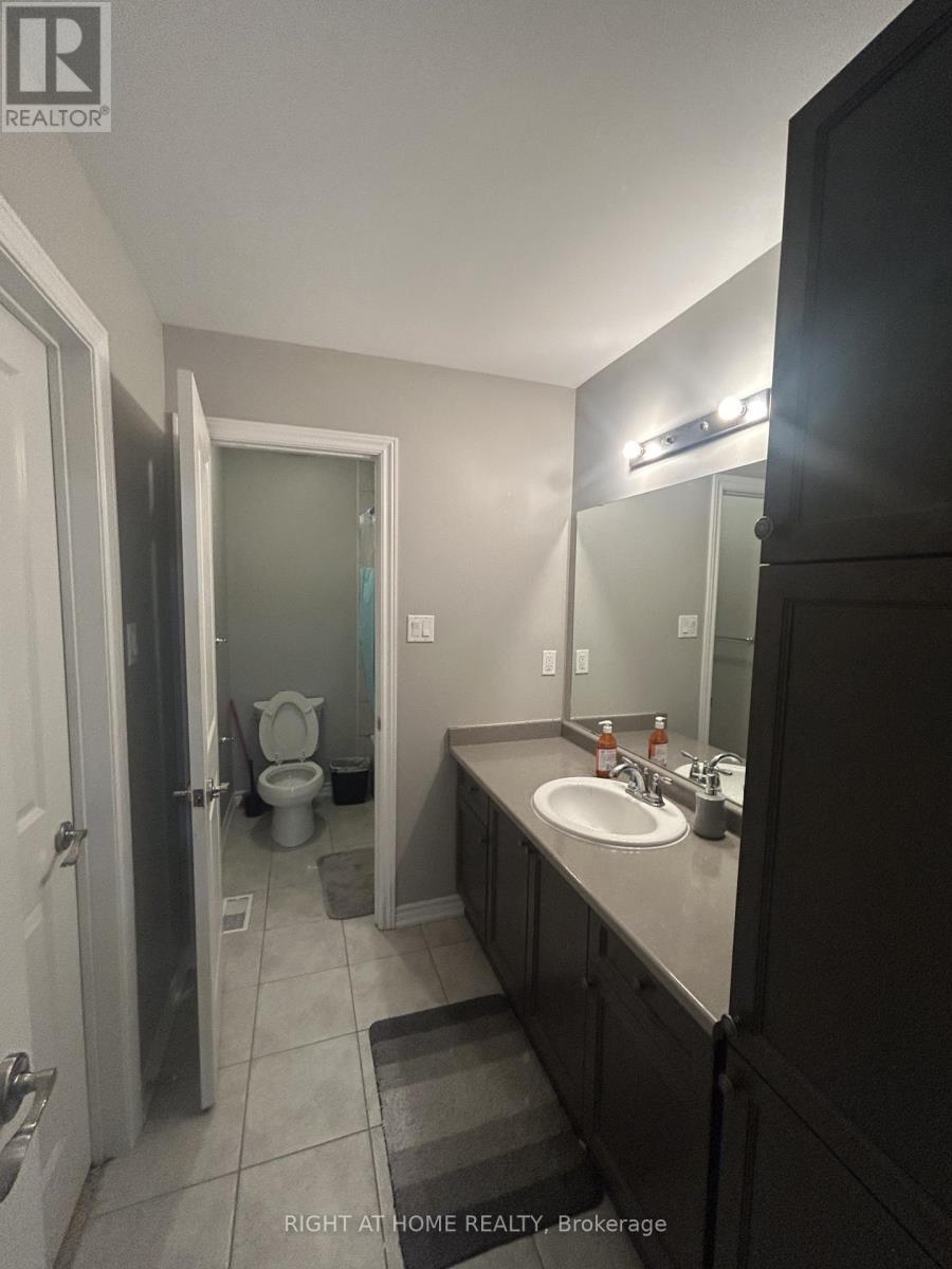 68 Thornbush Boulevard, Brampton, Ontario  L7A 4K1 - Photo 14 - W12822376