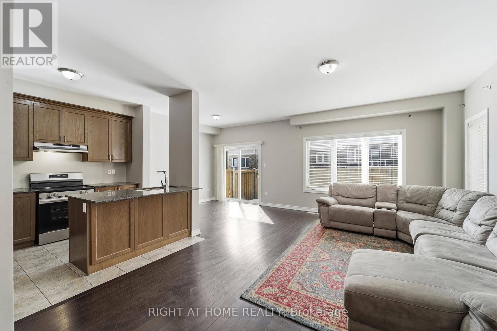 68 Thornbush Boulevard, Brampton, Ontario  L7A 4K1 - Photo 7 - W12822376