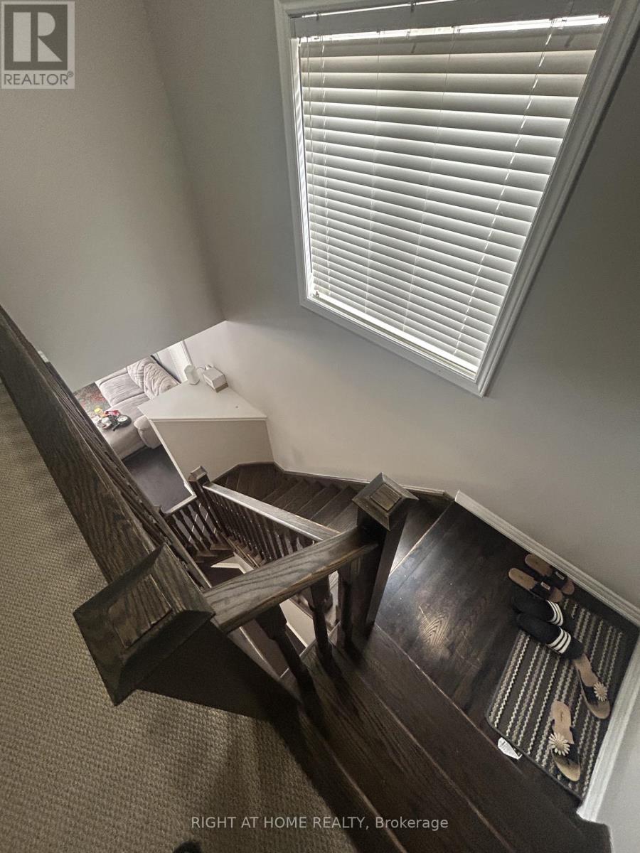 68 Thornbush Boulevard, Brampton, Ontario  L7A 4K1 - Photo 8 - W12822376