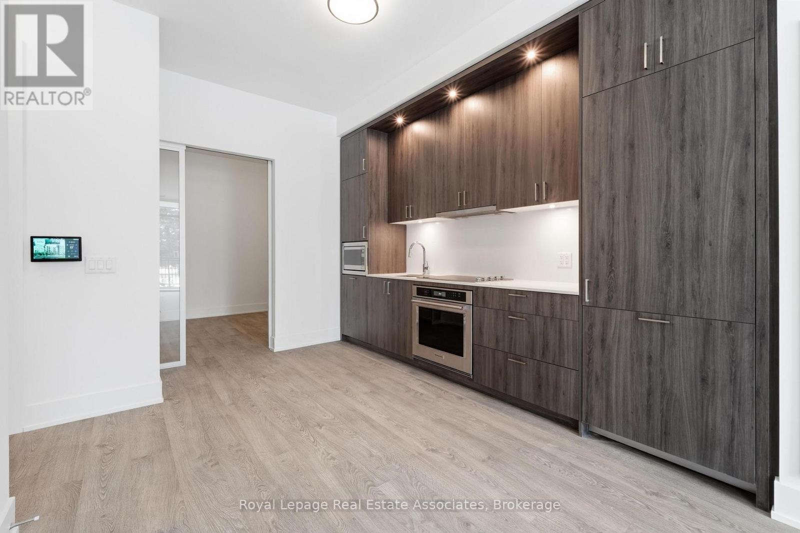 103 - 259 The Kingsway, Toronto, Ontario  M9A 0G2 - Photo 4 - W12822414