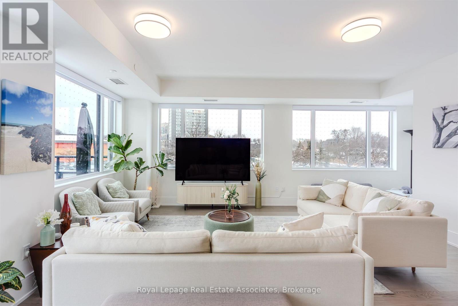 219 - 259 The Kingsway, Toronto, Ontario  M9A 0G2 - Photo 12 - W12822418