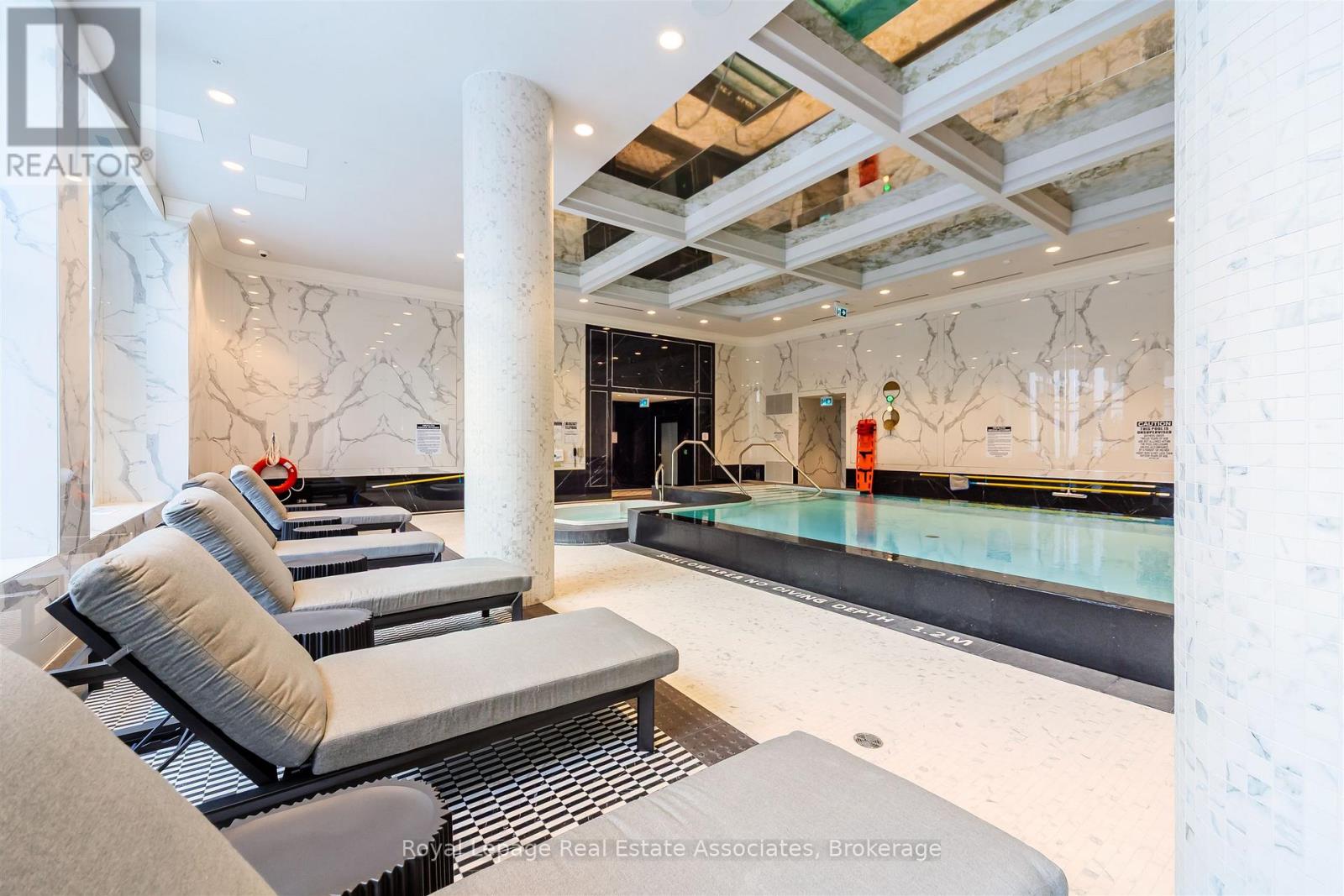 219 - 259 The Kingsway, Toronto, Ontario  M9A 0G2 - Photo 44 - W12822418